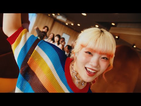 HANA・MAHINA、マックCM初出演！巨大きのたけに囲まれダンス！ 　「マックフルーリー きのこの山とたけのこの里」 サムネイル