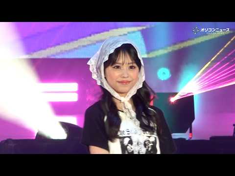 カジサックの長女・梶原叶渚、ランウェイでキュートな表情　透け感スカート&バブーシュカでメルヘンチックに　『Rakute… サムネイル