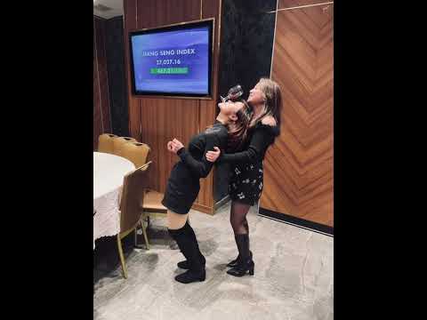 姐妹喝酒新方式🤭🤭🤭 サムネイル