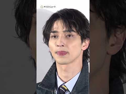 横浜流星、デニムセットアップのディオールルックで新店舗来場　shorts サムネイル